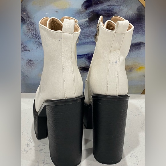 NWOT Lamoda Pure Freestyle Platform Boots White size 40/9 - Picture 7 of 14